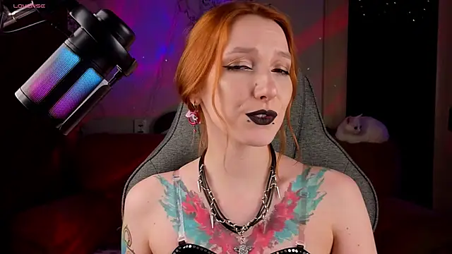 Snapshot of Vamp_Mila chatting on April 23, 4:42 pm Vamp Mila online show from April 23, 4:42 pm