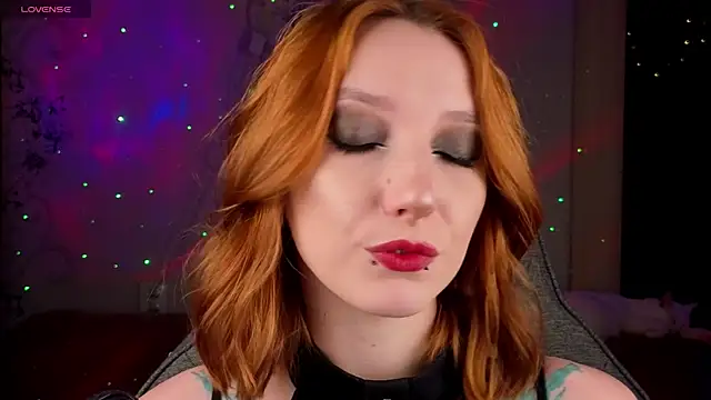 Snapshot of Vamp_Mila chatting on May 11, 3:18 pm Vamp Mila online show from May 11, 3:18 pm