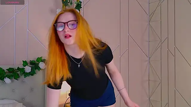 AmandaWatts online show from April 12, 5:12 am