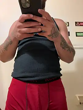 Snapshot of Tu_PaPi_Favorito chatting on March 2, 6:36 am Tu PaPi Favorito online show from March 2, 6:36 am