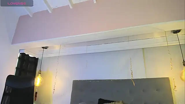 Snapshot of SamiraMalek_ chatting on February 14, 12:35 pm SamiraMalek online show from February 14, 12:35 pm