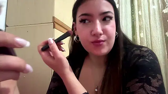 LunaVelix online show from February 6, 8:29 am