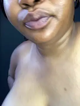 Snapshot of MeekyCurvyAss chatting on February 1, 11:31 am MeekyCurvyAss online show from February 1, 11:31 am