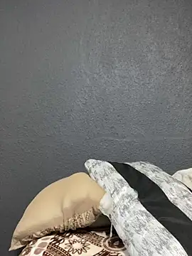 Snapshot of MeekyCurvyAss chatting on February 8, 4:43 pm MeekyCurvyAss online show from February 8, 4:43 pm