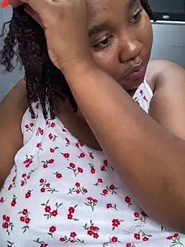 Snapshot of MeekyCurvyAss chatting on February 21, 11:11 am MeekyCurvyAss online show from February 21, 11:11 am