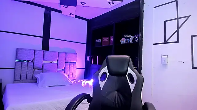 Snapshot of GemmaBrown chatting on February 26, 12:37 pm GemmaBrown online show from February 26, 12:37 pm