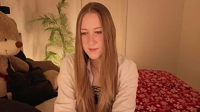 CassieReborn online show from February 3, 9:09 pm