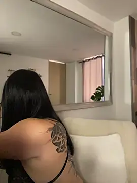 Snapshot of _HannahFox_ chatting on June 25, 10:36 pm HannahFox online show from June 25, 10:36 pm
