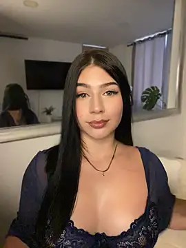 Snapshot of _HannahFox_ chatting on July 16, 10:49 pm HannahFox online show from July 16, 10:49 pm