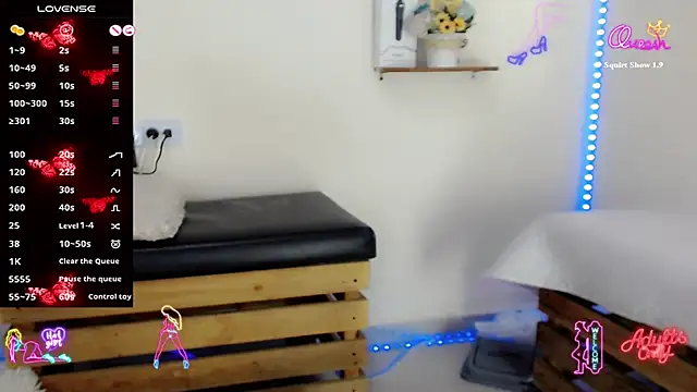 NathalialLooes online show from April 8, 6:02 am