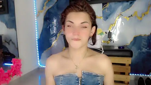 NathalialLooes online show from May 25, 5:13 am