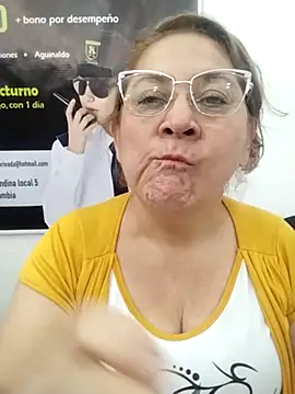 Snapshot of JULIETA_21- chatting on May 23, 1:37 pm JULIETA 21- online show from May 23, 1:37 pm