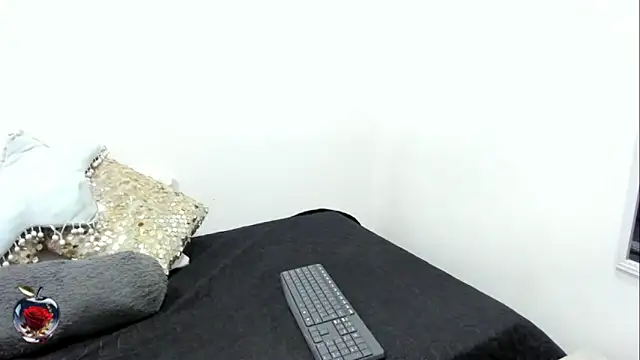 Snapshot of KimberlyVelez_ chatting on February 17, 7:53 pm KimberlyVelez online show from February 17, 7:53 pm