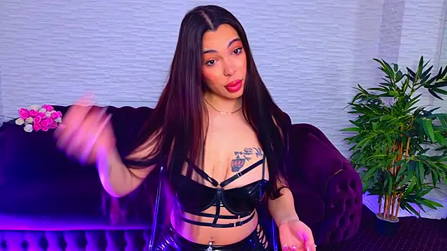 Snapshot of MollyDolley chatting on February 19, 8:16 pm MollyDolley online show from February 19, 8:16 pm