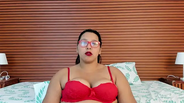 DeepandCurvy online show from May 17, 3:04 am