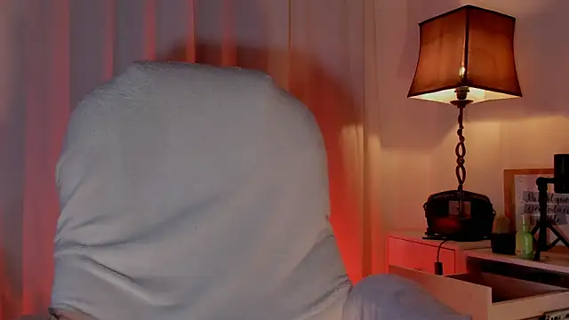 Victoria-swan online show from February 26, 1:43 pm