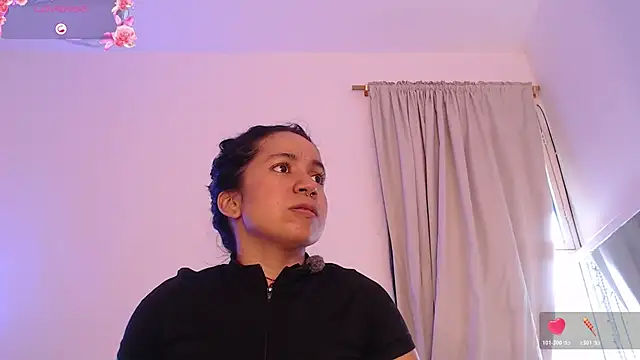 chiarafustox online show from February 5, 8:02 pm