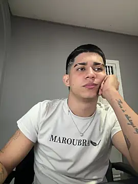 Thiago Olsen online show from February 13, 5:47 am