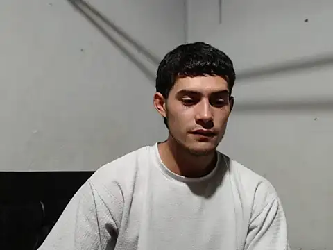 Snapshot of jhayko22 chatting on February 10, 6:39 am jhayko22 online show from February 10, 6:39 am