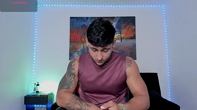 ryanwhite3 online show from February 9, 10:14 pm