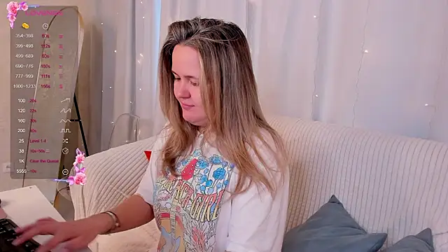 LilyBel online show from March 1, 8:16 am