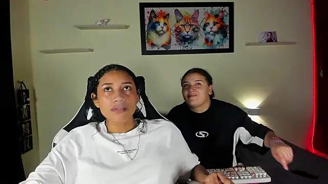 Snapshot of meredit_cris23 chatting on March 4, 5:13 am meredit cris23 online show from March 4, 5:13 am