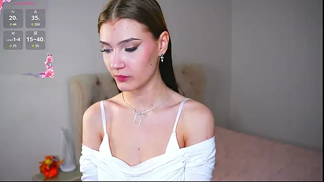 Snapshot of Emily_Cesoni chatting on February 19, 5:09 pm Emily Cesoni online show from February 19, 5:09 pm