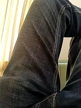 Snapshot of Romantic_rakesh_12 chatting on February 11, 8:19 am Romantic rakesh 12 online show from February 11, 8:19 am