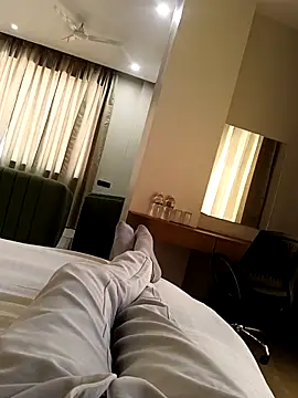 Snapshot of Romantic_rakesh_12 chatting on March 3, 8:20 am Romantic rakesh 12 online show from March 3, 8:20 am