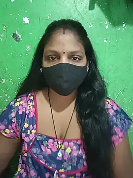 Snapshot of Parul-009 chatting on June 20, 4:48 am Parul-009 online show from June 20, 4:48 am