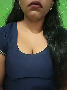 Snapshot of Parul-009 chatting on June 27, 6:07 am Parul-009 online show from June 27, 6:07 am