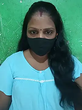 Snapshot of Parul-009 chatting on July 10, 5:45 am Parul-009 online show from July 10, 5:45 am