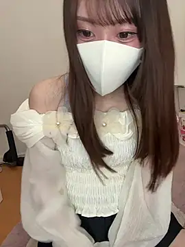 Snapshot of momo_mm chatting on April 30, 3:02 am momo mm online show from April 30, 3:02 am