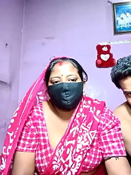 Snapshot of Fetish-Couple2 chatting on February 28, 8:21 pm Fetish-Couple2 online show from February 28, 8:21 pm