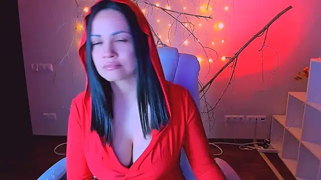 karolina robinson online show from February 22, 3:10 pm