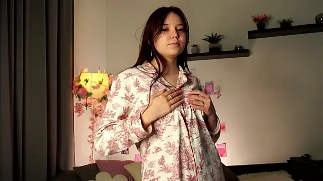 Snapshot of ManyMercuri chatting on February 2, 2:05 pm ManyMercuri online show from February 2, 2:05 pm