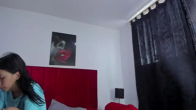 Snapshot of ThiagoKarla chatting on February 18, 6:15 pm ThiagoKarla online show from February 18, 6:15 pm