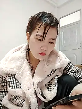 Snapshot of Queen-love45 chatting on February 25, 3:05 am Queen-love45 online show from February 25, 3:05 am