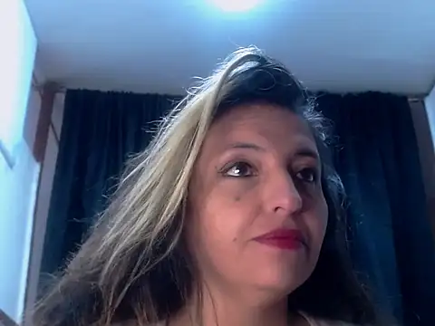 Snapshot of KENDRA-HONEY chatting on February 17, 1:07 pm KENDRA-HONEY online show from February 17, 1:07 pm