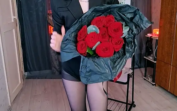 Snapshot of marty_bree chatting on February 13, 10:33 am marty bree online show from February 13, 10:33 am