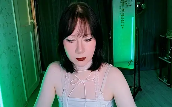 Snapshot of marty_bree chatting on February 18, 2:02 pm marty bree online show from February 18, 2:02 pm