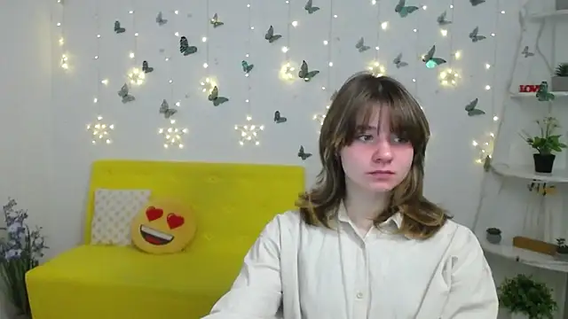 AnnaWest  online show from March 4, 6:30 am