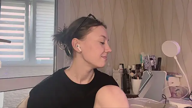 Snapshot of KimberleyBarfield chatting on April 14, 3:07 pm KimberleyBarfield online show from April 14, 3:07 pm