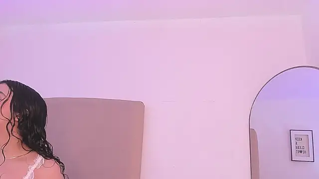 im tiffany  online show from February 7, 4:27 am