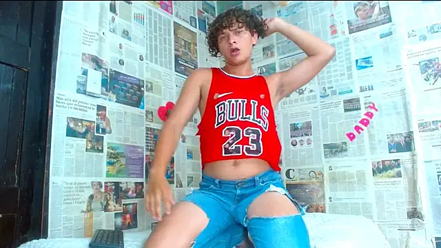 Snapshot of arielnoir6958 chatting on February 9, 11:31 pm arielnoir6958 online show from February 9, 11:31 pm