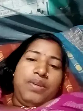 Snapshot of Your_deshibhabi25years chatting on March 3, 11:54 pm Your deshibhabi25years online show from March 3, 11:54 pm