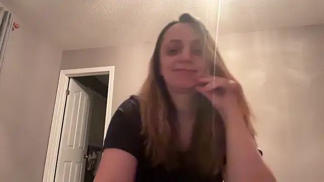 Snapshot of ShyFlameLive chatting on February 5, 2:16 am ShyFlameLive online show from February 5, 2:16 am