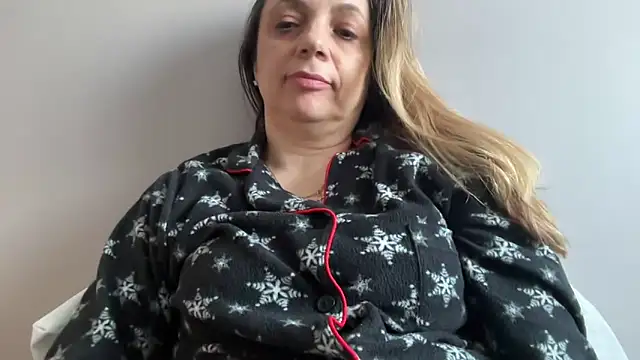 Snapshot of ShyFlameLive chatting on February 13, 1:18 pm ShyFlameLive online show from February 13, 1:18 pm