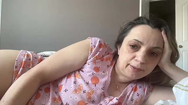 Snapshot of ShyFlameLive chatting on February 19, 3:41 pm ShyFlameLive online show from February 19, 3:41 pm