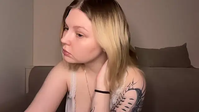 Snapshot of Ophelia_Ritz chatting on March 28, 9:14 pm Ophelia Ritz online show from March 28, 9:14 pm